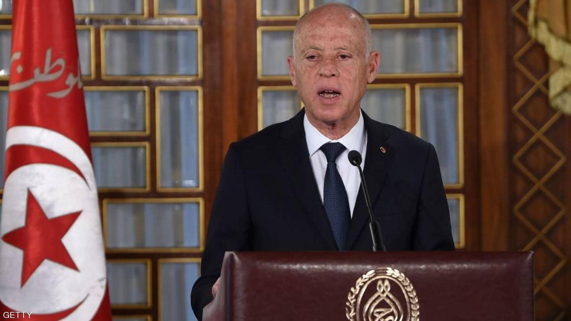 الرئيس التونسي يقرر رفع حظر التجول في كامل البلاد