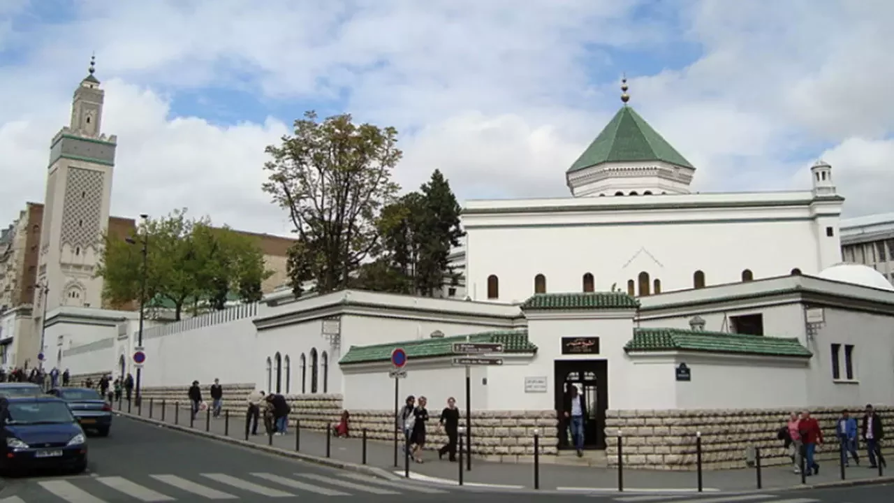 نجاح 70 مترشحا في مسابقة إنتداب الائمة لدى مسجد باريس