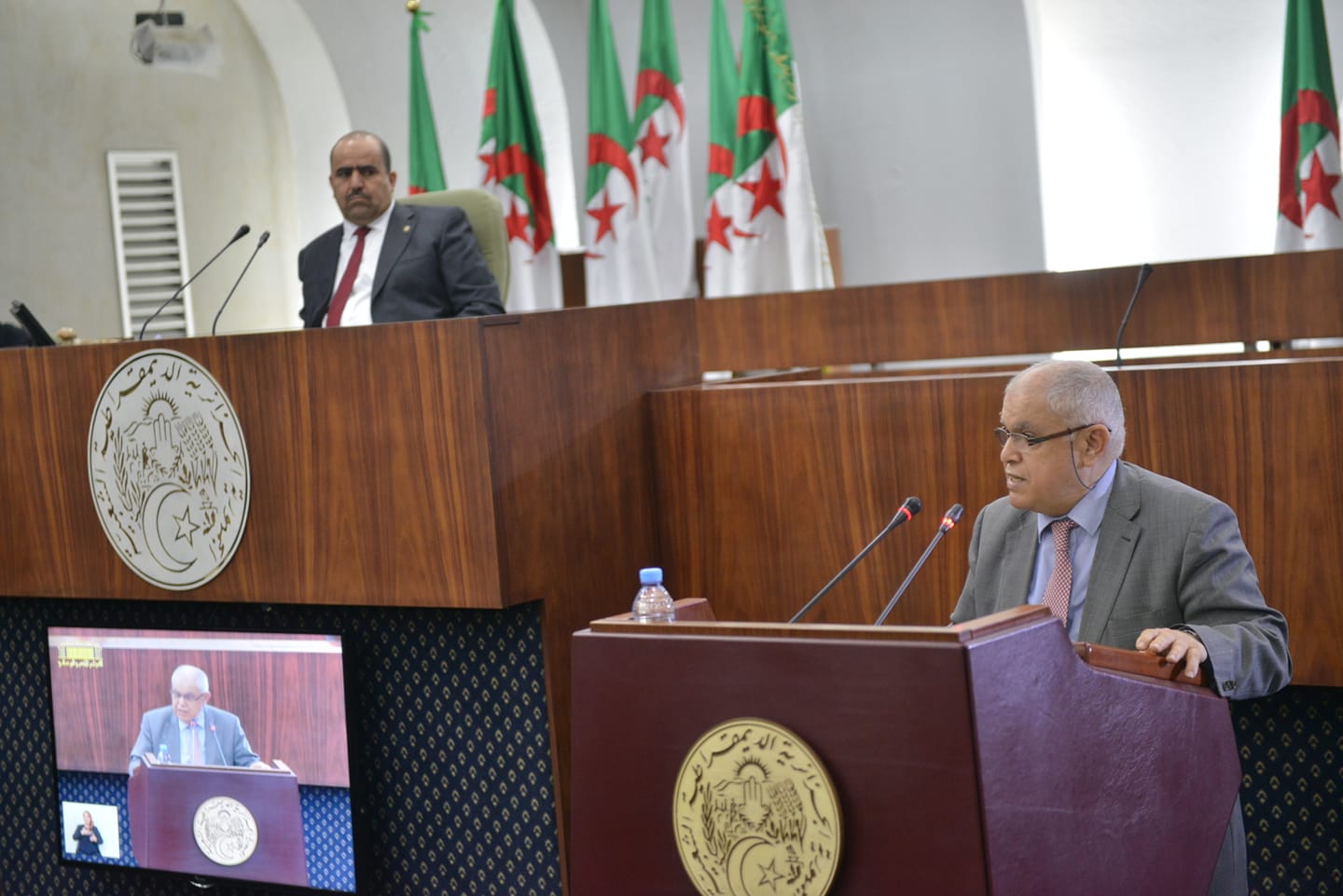 وزير الطاقة يفند بالأرقام الشائعات المتداولة حول إنتاج الجزائر من النفط