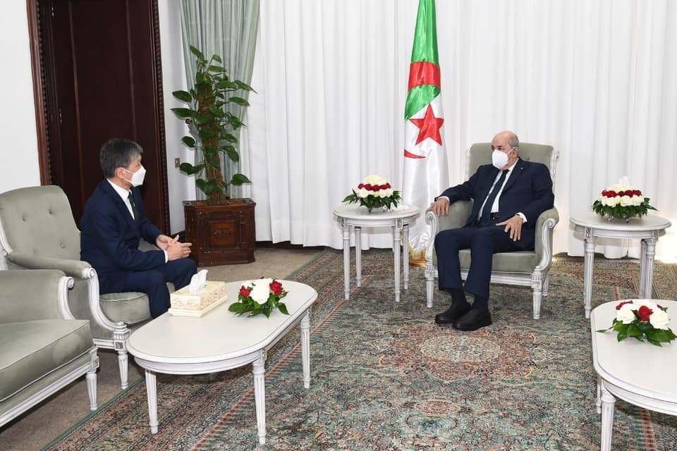 رئيس الجمهورية يستقبل 3 سفراء بمناسبة انتهاء مهامهم بالجزائر