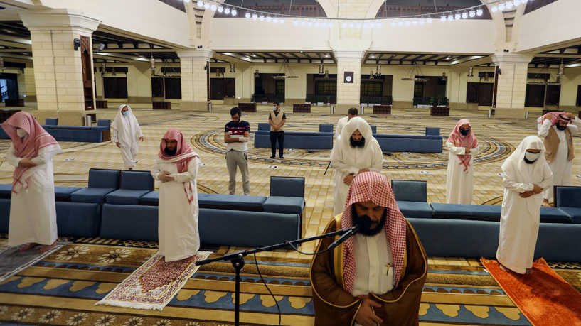 السعودية تُصدر قرارا غير مسبوق بشأن استعمال مكبرات الصوت في المساجد