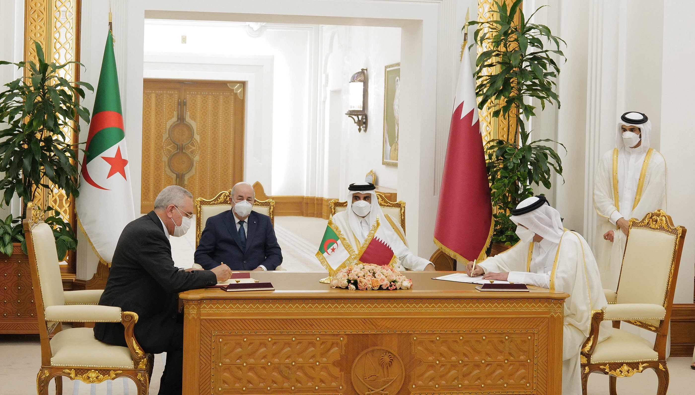 توقيع اتفاقية ومذكرتي تفاهم وبرنامج تنفيذي بين الجزائر و قطر