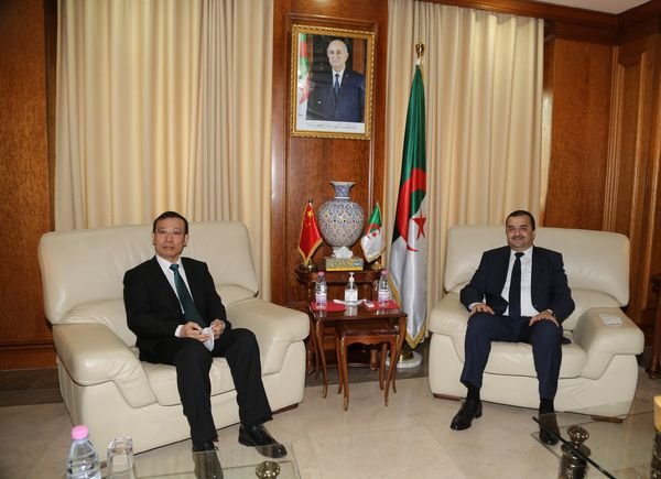 الجزائر و الصين يتطلعان لتحقيق مزيد من التعاون في مجال الطاقة
