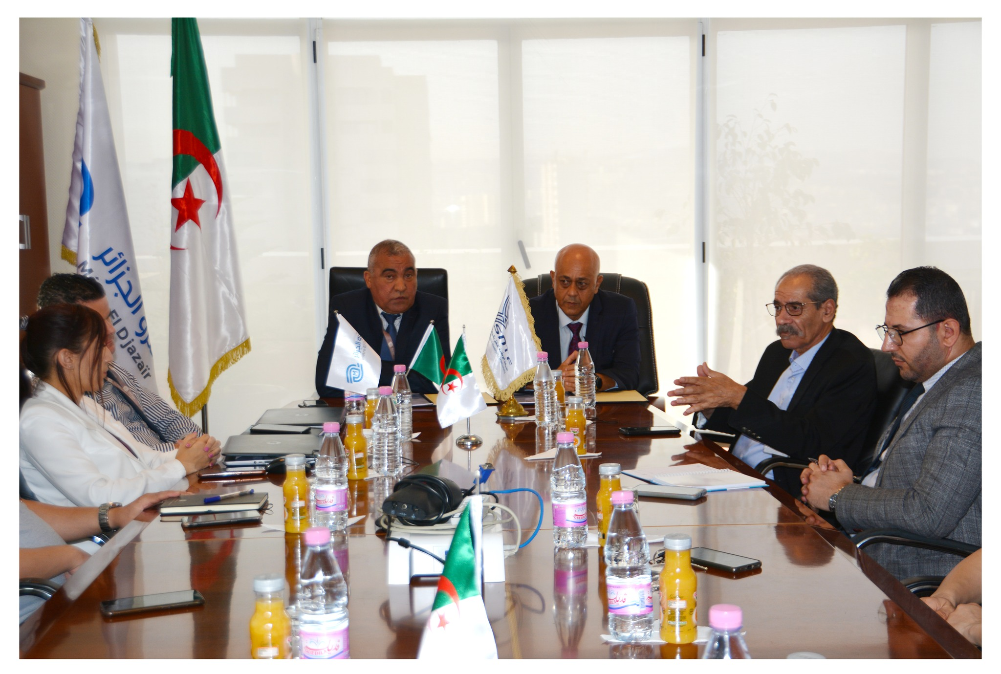 اتفاق تعاون بين شركة النقل بالسكك الحديدية ومترو الجزائر