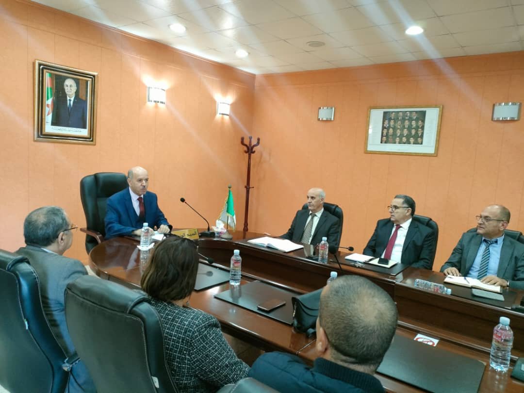 وزير الصحة يستقبل اعضاء النقابة الجزائرية للشبه الطبي
