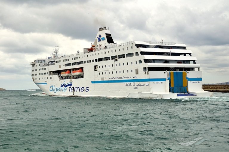 المؤسسة الوطنية للنقل البحري للمسافرين تعلن عن برمجة رحلات إضافية