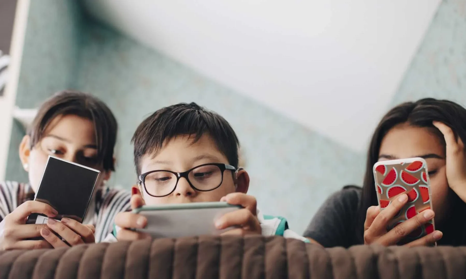قيود جديدة على استخدام الهواتف الذكية للأطفال في الصين