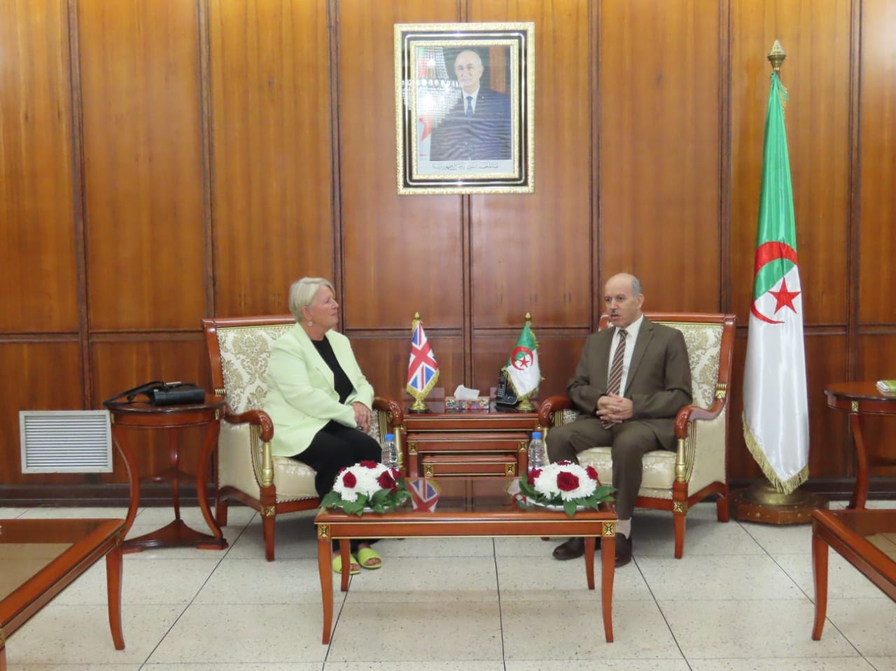 محادثات بين وزير الصحة وسفيرة المملكة المتحدة لبريطانيا بالجزائر