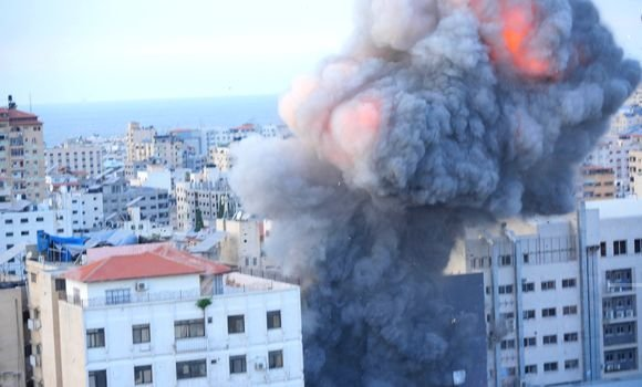 حصيلة العدوان الصهيوني على غزة ترتفع إلى 450 شهيد.