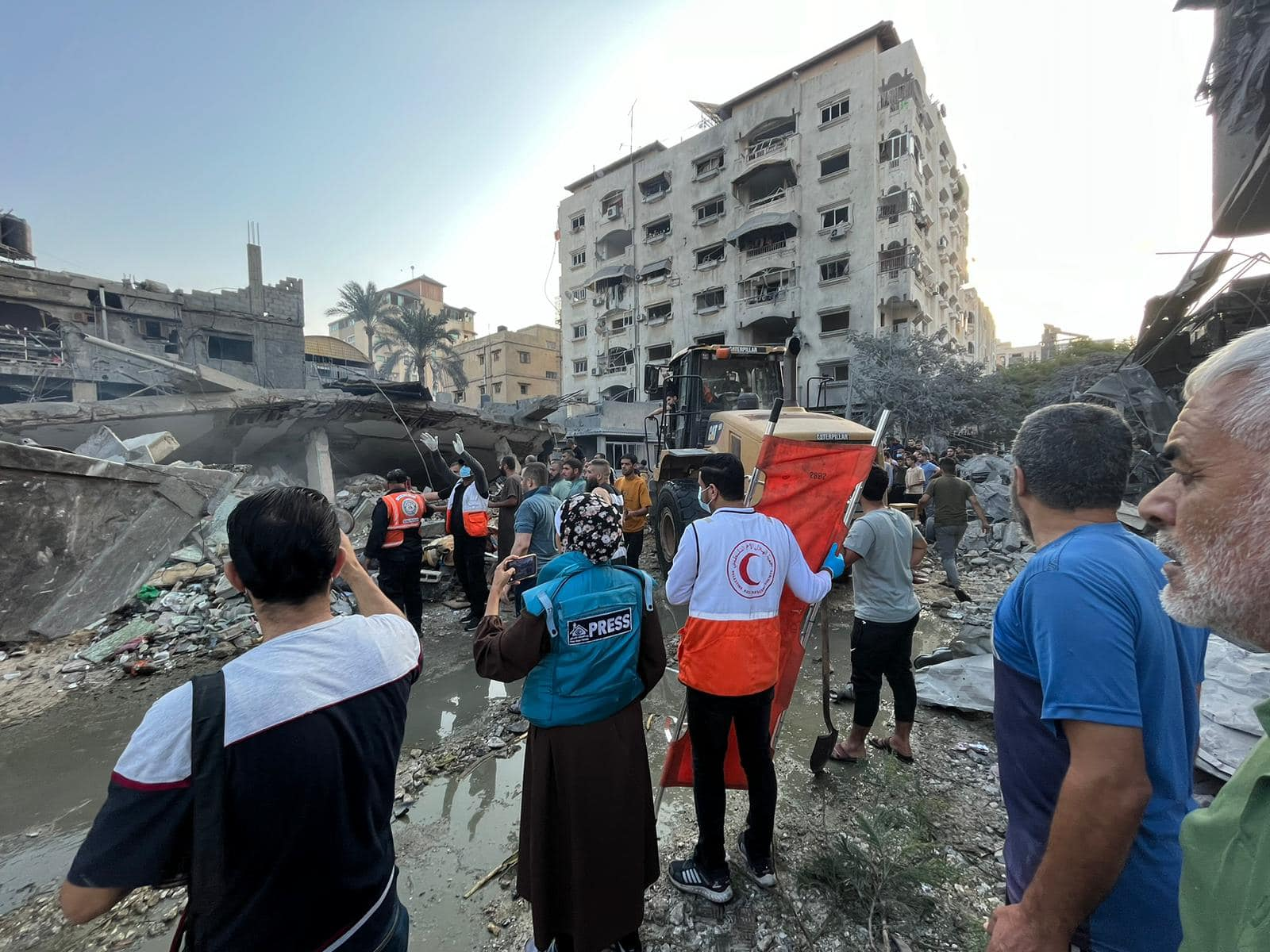 الهلال الأحمر الفلسطيني يتلقى تهديدا بقصف مستشفى القدس !