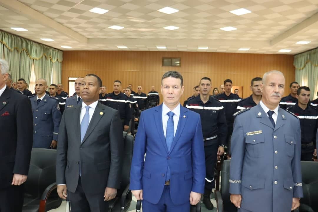 سفير  ليبيا يزور الحماية المدنية لتكريم  فرق الإنقاذ الجزائرية التي شاركة في عملية البحث بدرنة