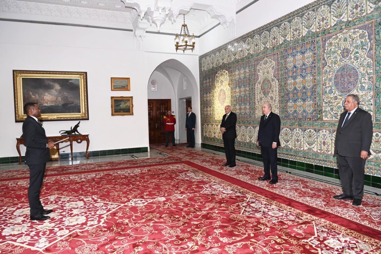 رئيس الجمهورية عبد المجيد تبون يتسلّم أوراق إعتماد أربعة سفراء جُدُد