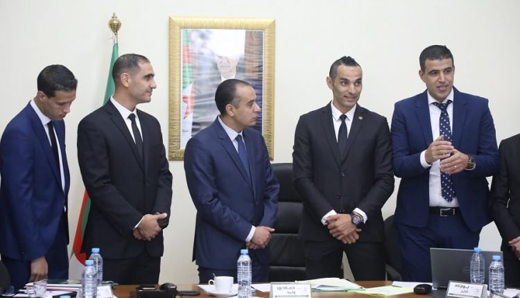 صادي يستقبل الحكام الذين سيمثلون الجزائر في بطولة كأس أمم إفريقيا بكوت ديفوار