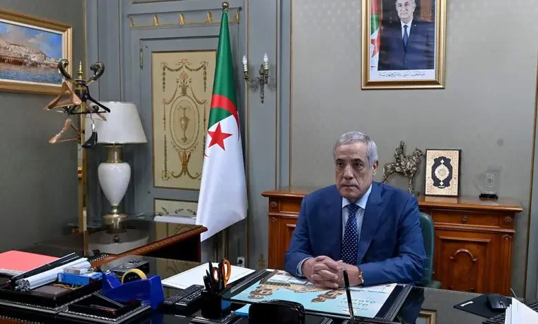 الوزير الأول نذير العرباوي يترأس إجتماعا للحكومة