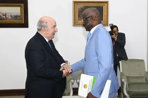 الرئيس تبون يستقبل وزير خارجية الجمهورية الموريتانية