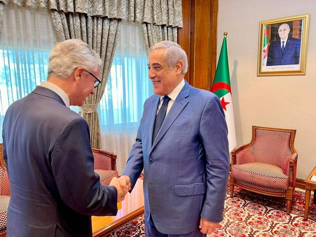 الوزير الأول يستقبل سفير جمهورية البرتغال