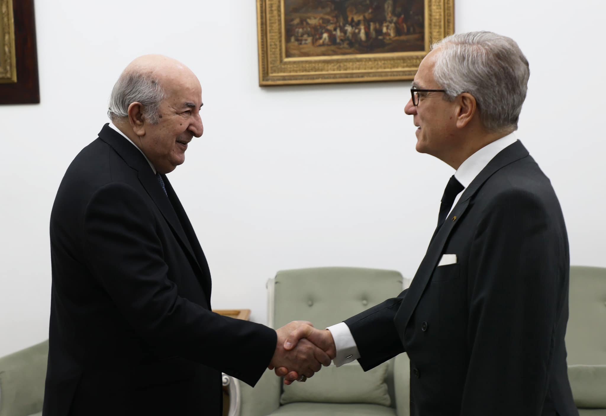 رئيس الجمهورية يستقبل سفير البرتغال لدى الجزائر