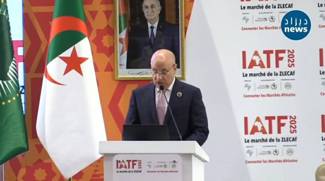 التوقيع على اتفاقية احتضان الجزائر لمعرض التجارة البينية الإفريقية