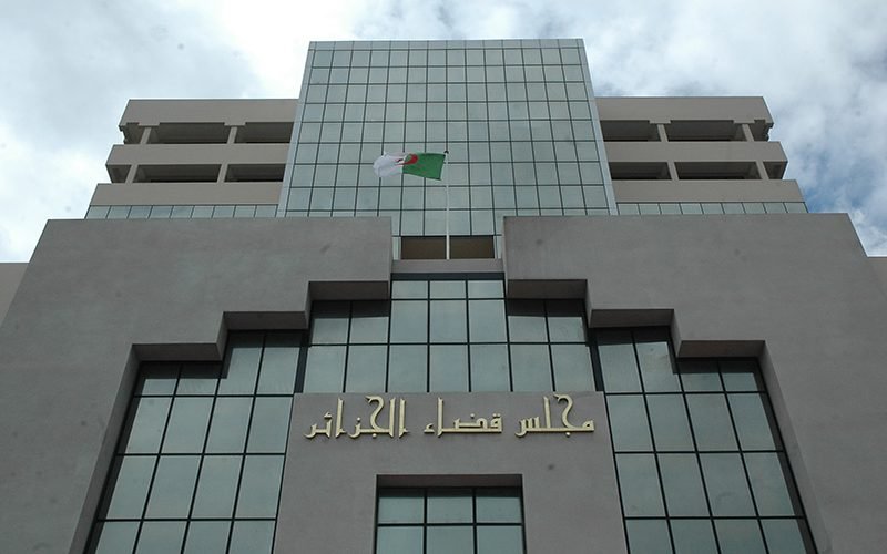 مجلس قضاء الجزائر: توقيف 33 شخصا مشتبها به في أعمال شغب بمباراة إتحاد الحراش وشباب باتنة